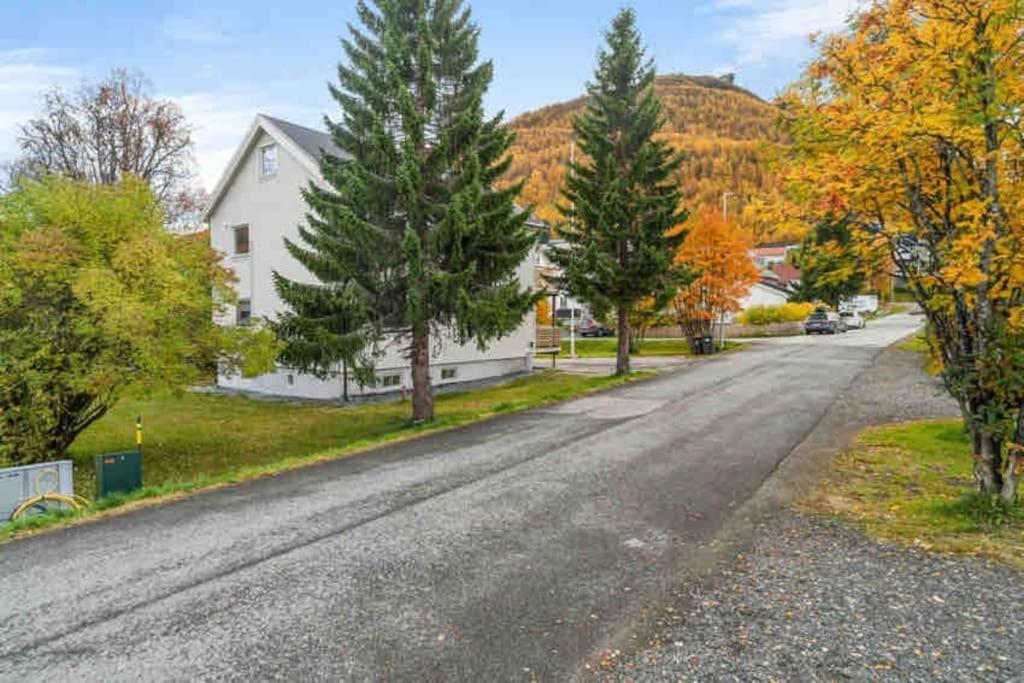 Fin Leilighet I Tromsdalen. Apartment Tromso Exterior photo